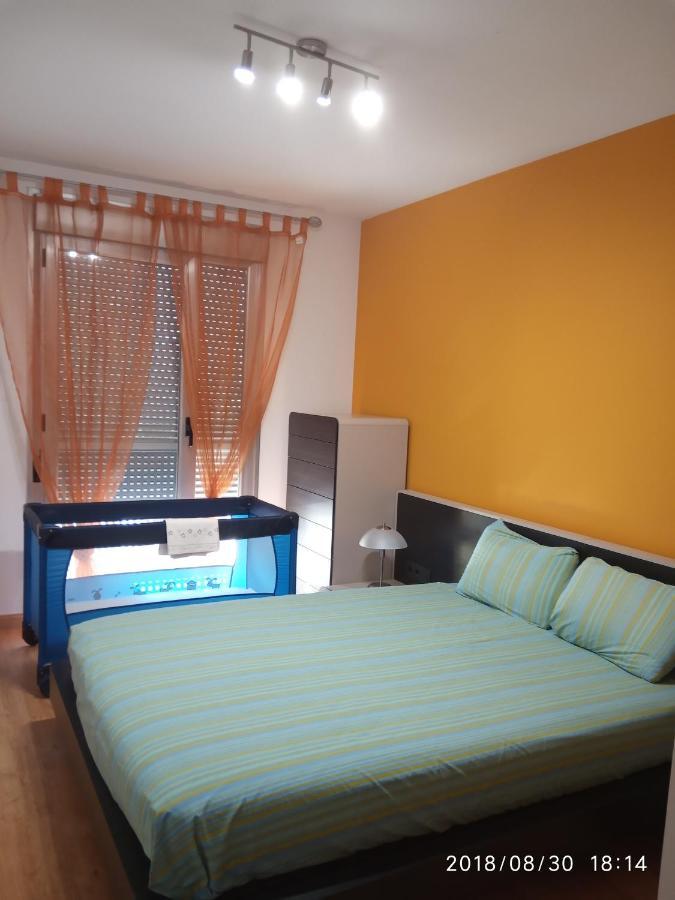 Apartamento Los Lirios Logroño Esterno foto