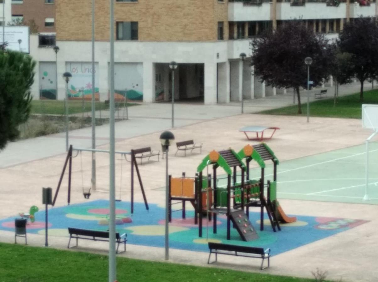 Apartamento Los Lirios Logroño Esterno foto