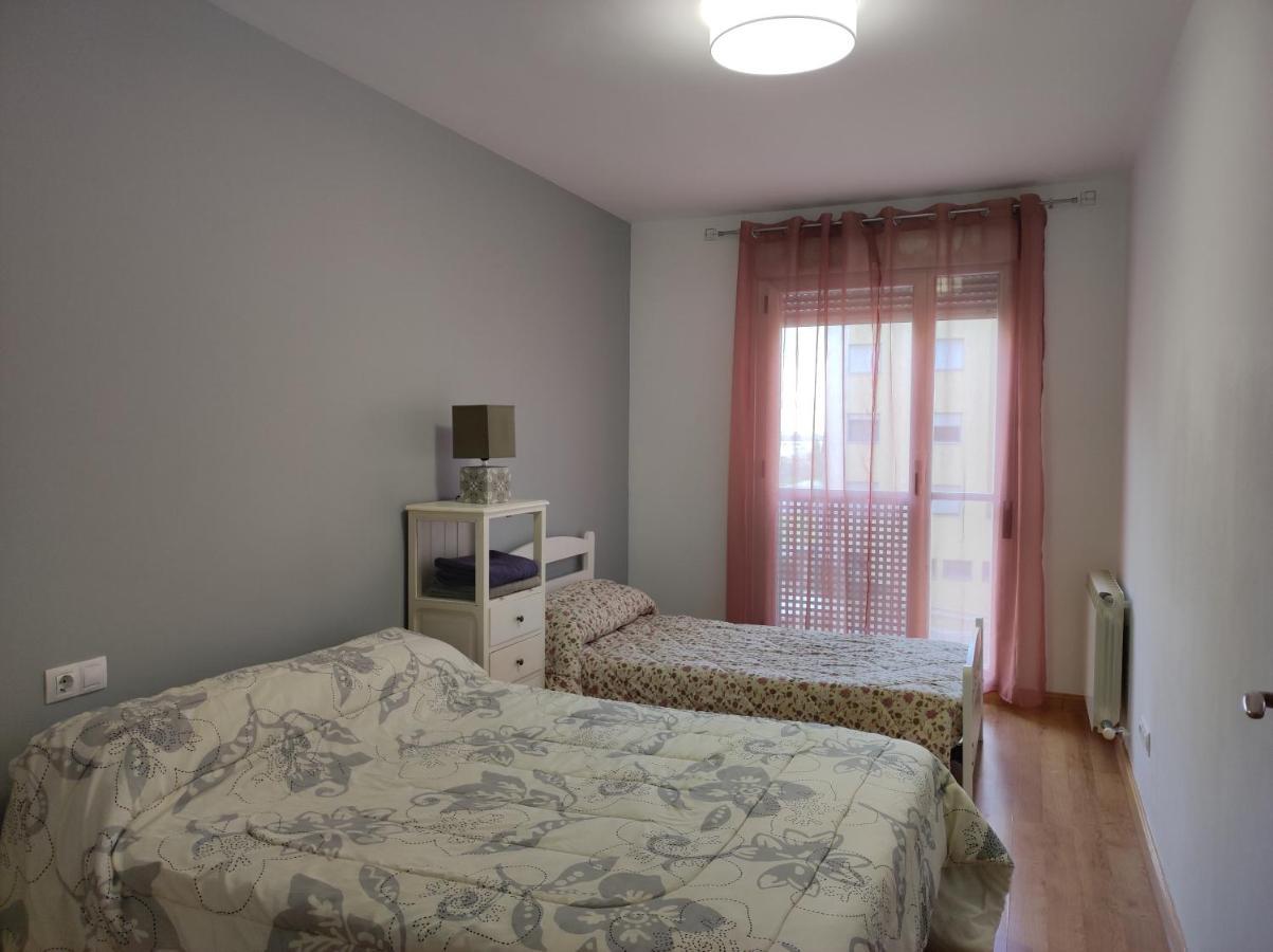 Apartamento Los Lirios Logroño Esterno foto