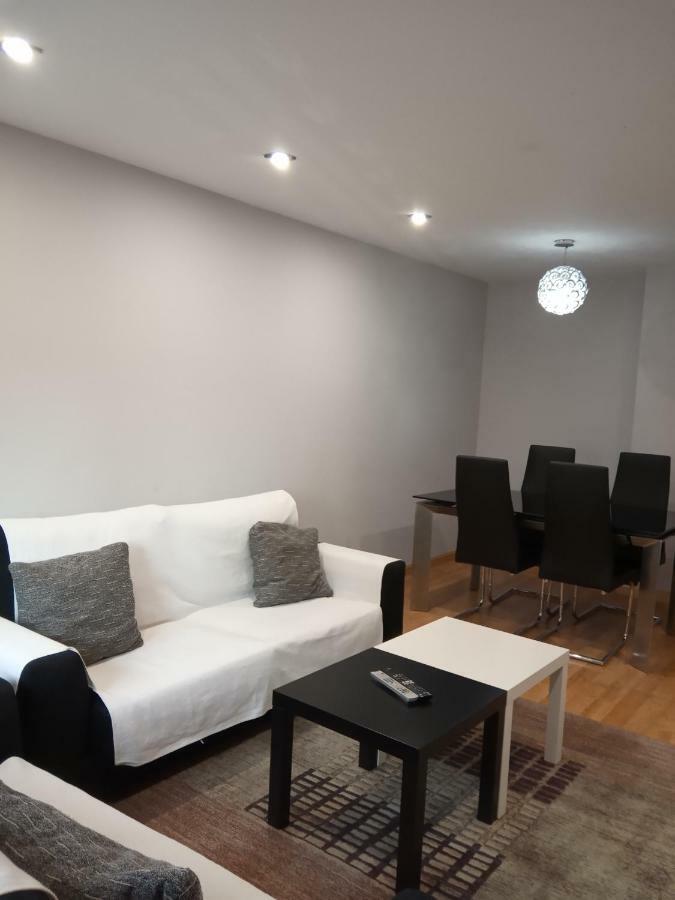 Apartamento Los Lirios Logroño Esterno foto