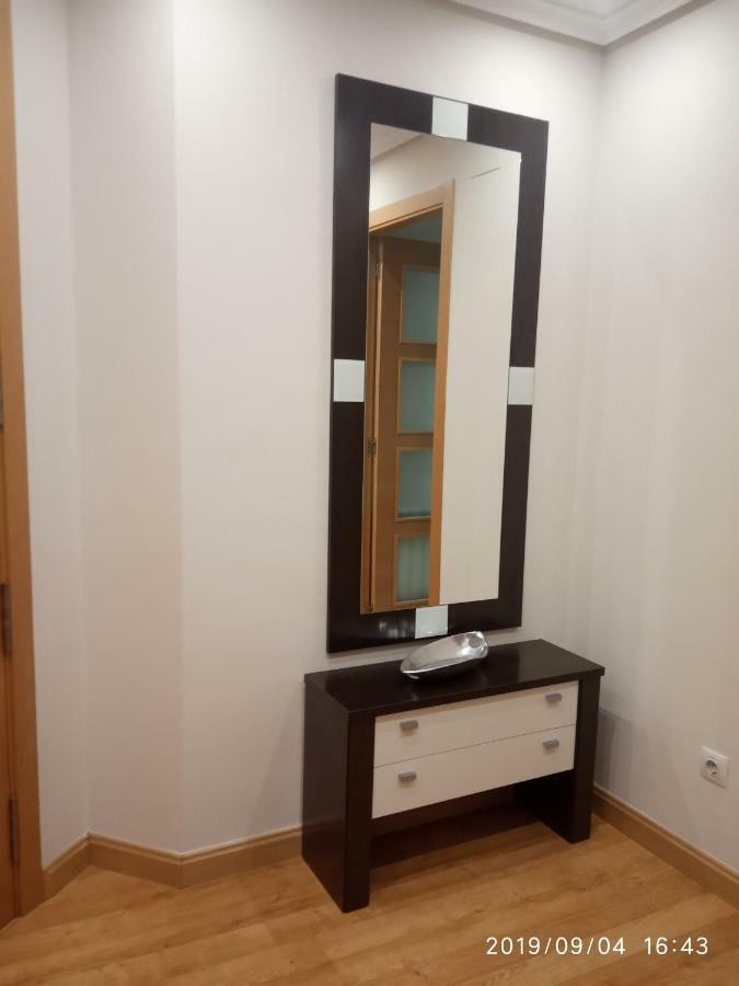 Apartamento Los Lirios Logroño Esterno foto